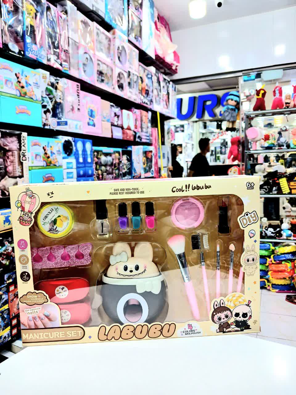 ست اسباب بازی لوازم ارایشی طرح ناخن مدل لبوبو